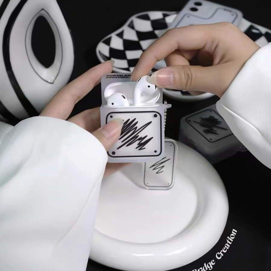 Simple Cute Case For AirPods with Keychain | ZAKAPOP