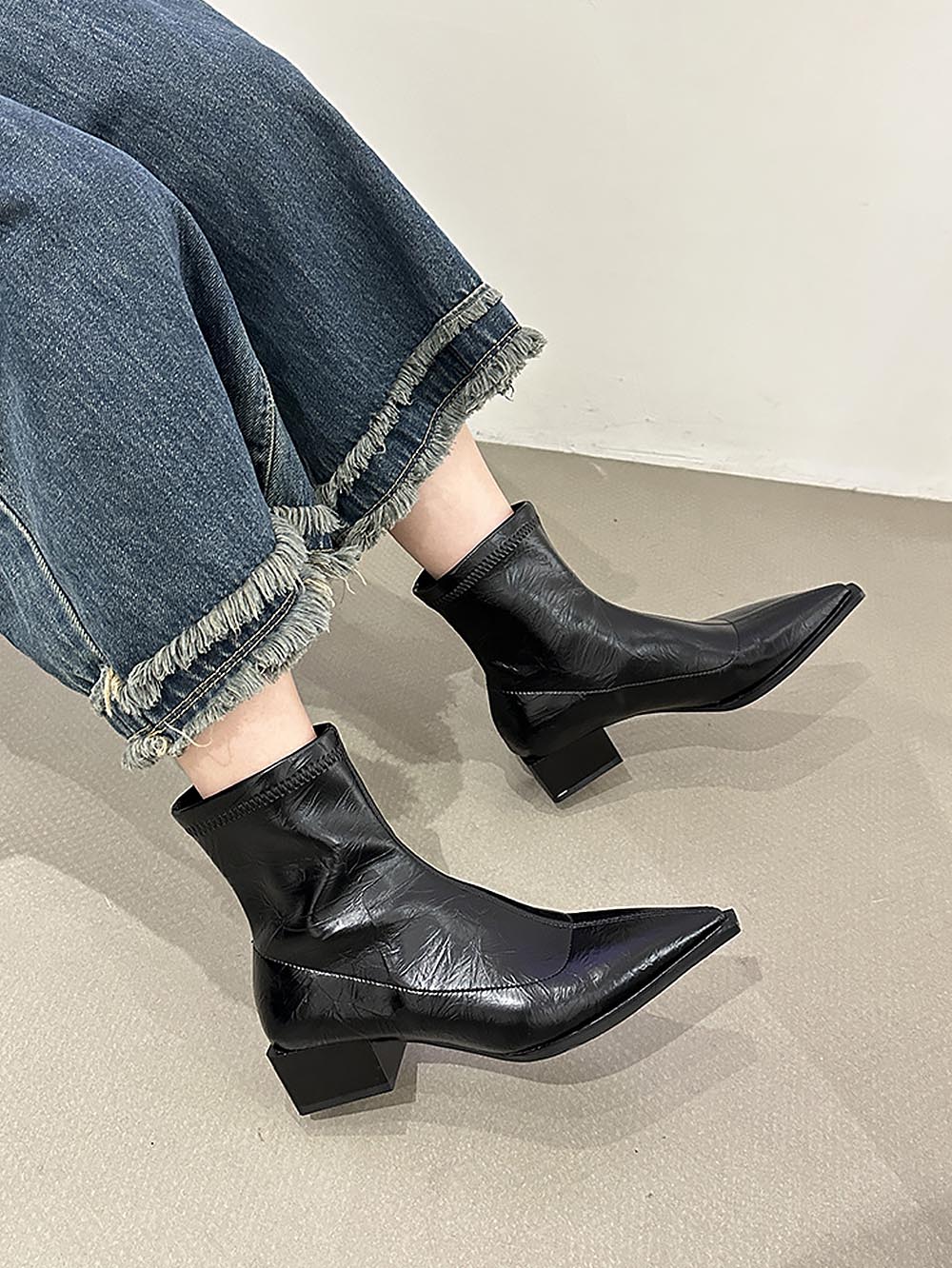 Fashion Chunky Heel Slim Martin Boots | ZAKAPOP