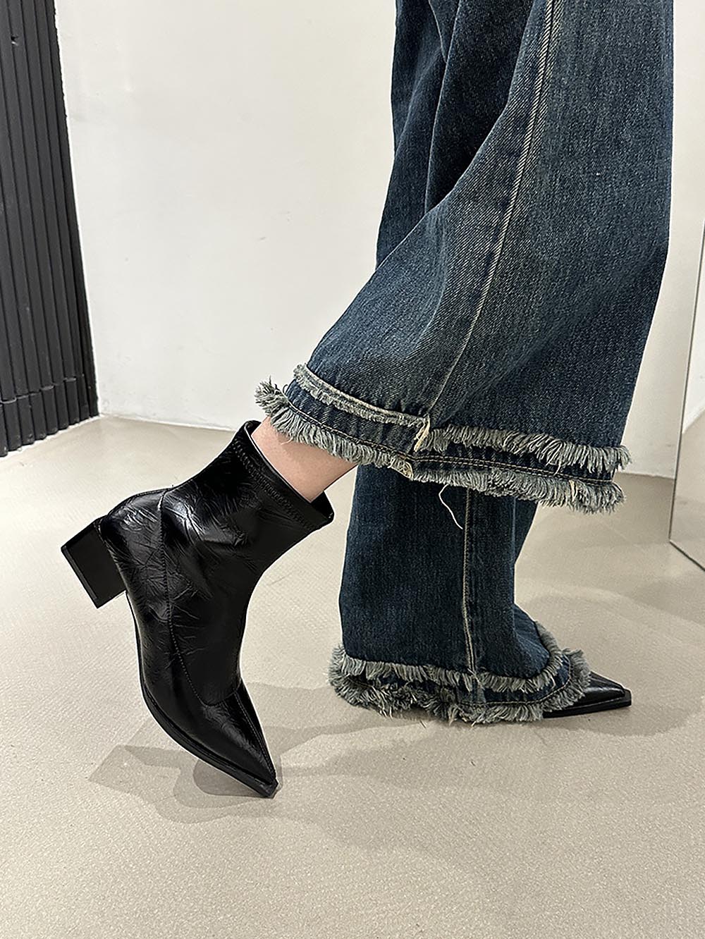 Fashion Chunky Heel Slim Martin Boots | ZAKAPOP