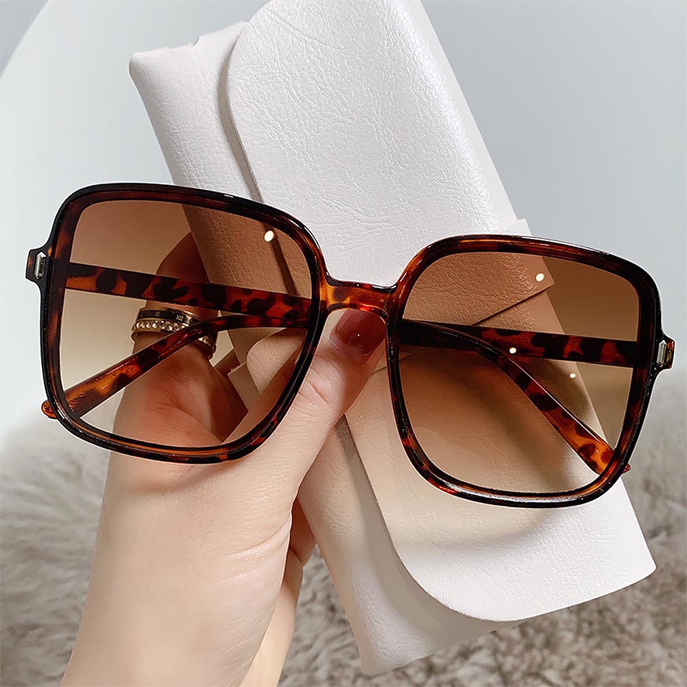 Fashionable Square Gradient Sunglasses | ZAKAPOP