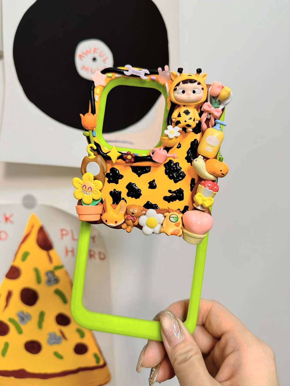 Handcrafted Clay Giraffe Garden Landscape Decoden Cream Phone Case | ZAKAPOP