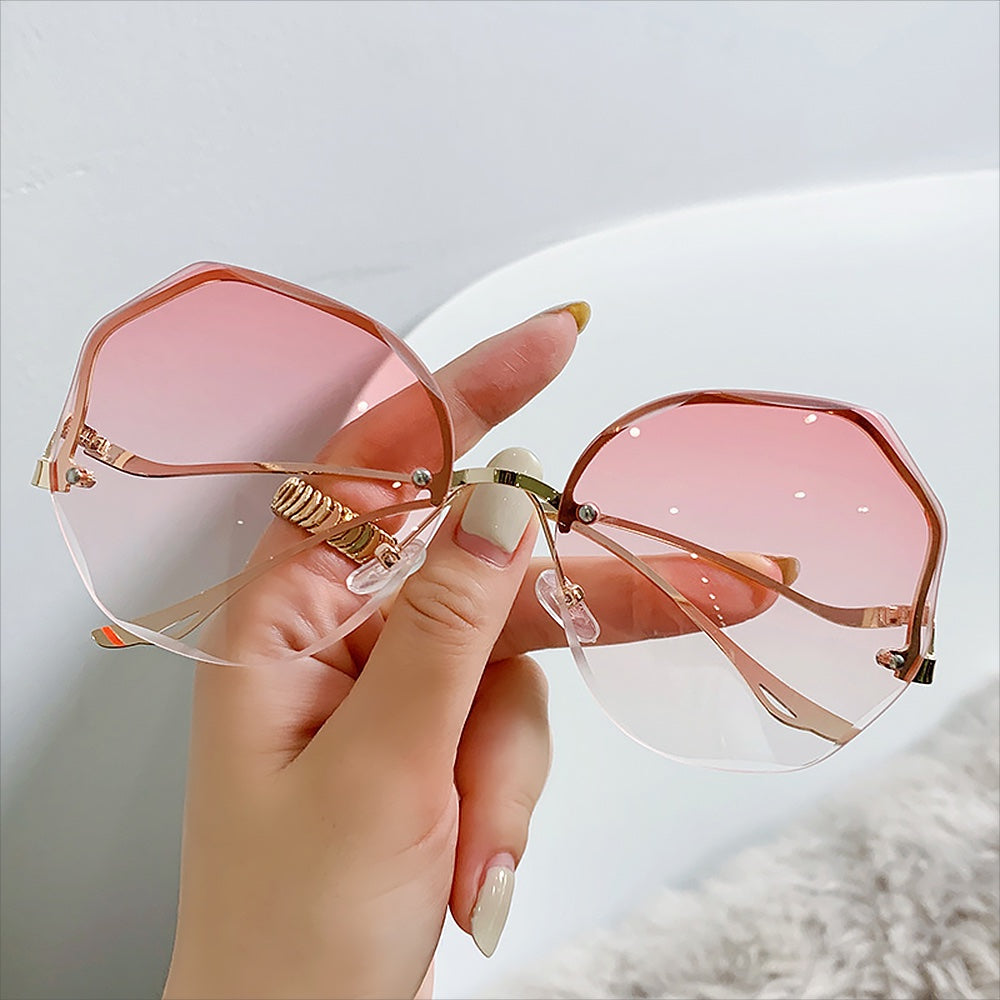 Women's Stylish Vintage Oversized Square Gradient Sunglasses | ZAKAPOP