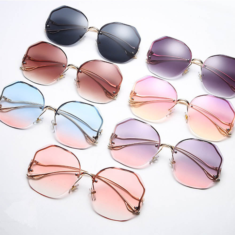Women's Stylish Vintage Oversized Square Gradient Sunglasses | ZAKAPOP