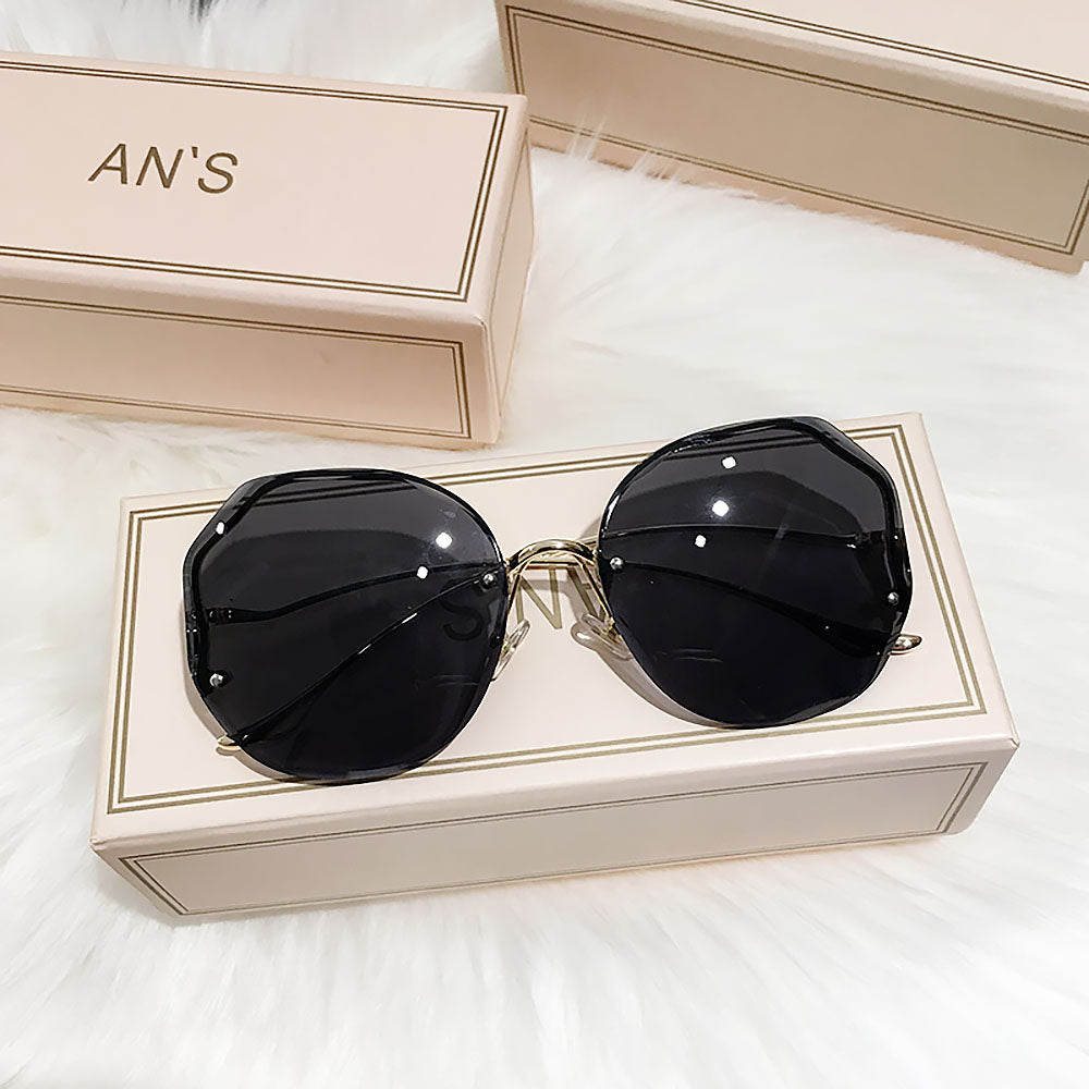 Women's Stylish Vintage Oversized Square Gradient Sunglasses | ZAKAPOP