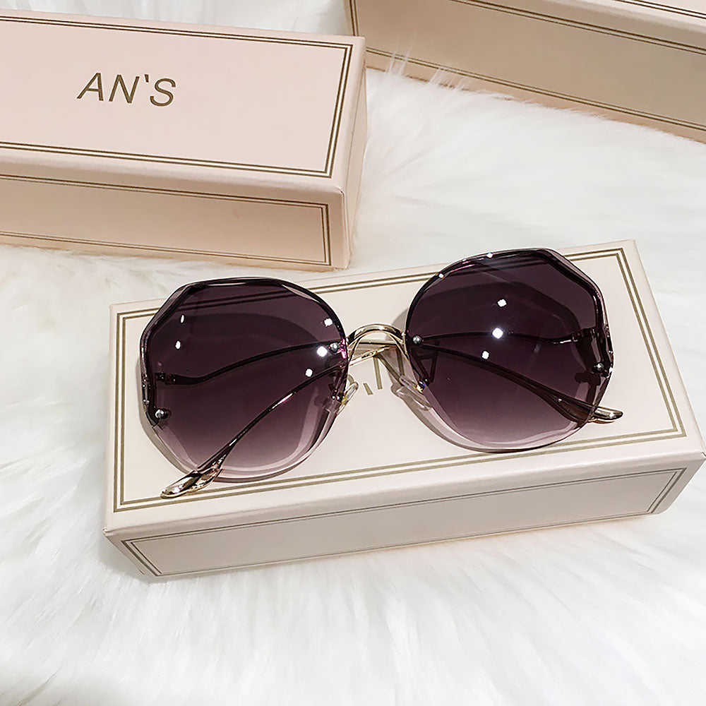 Women's Stylish Vintage Oversized Square Gradient Sunglasses | ZAKAPOP