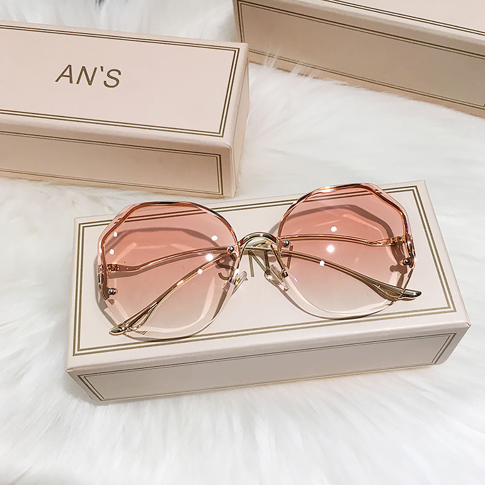 Women's Stylish Vintage Oversized Square Gradient Sunglasses | ZAKAPOP