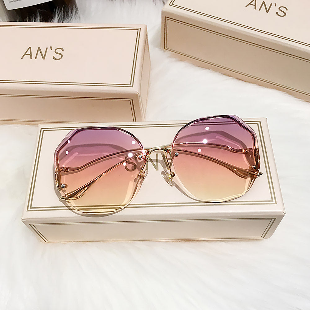 Women's Stylish Vintage Oversized Square Gradient Sunglasses | ZAKAPOP