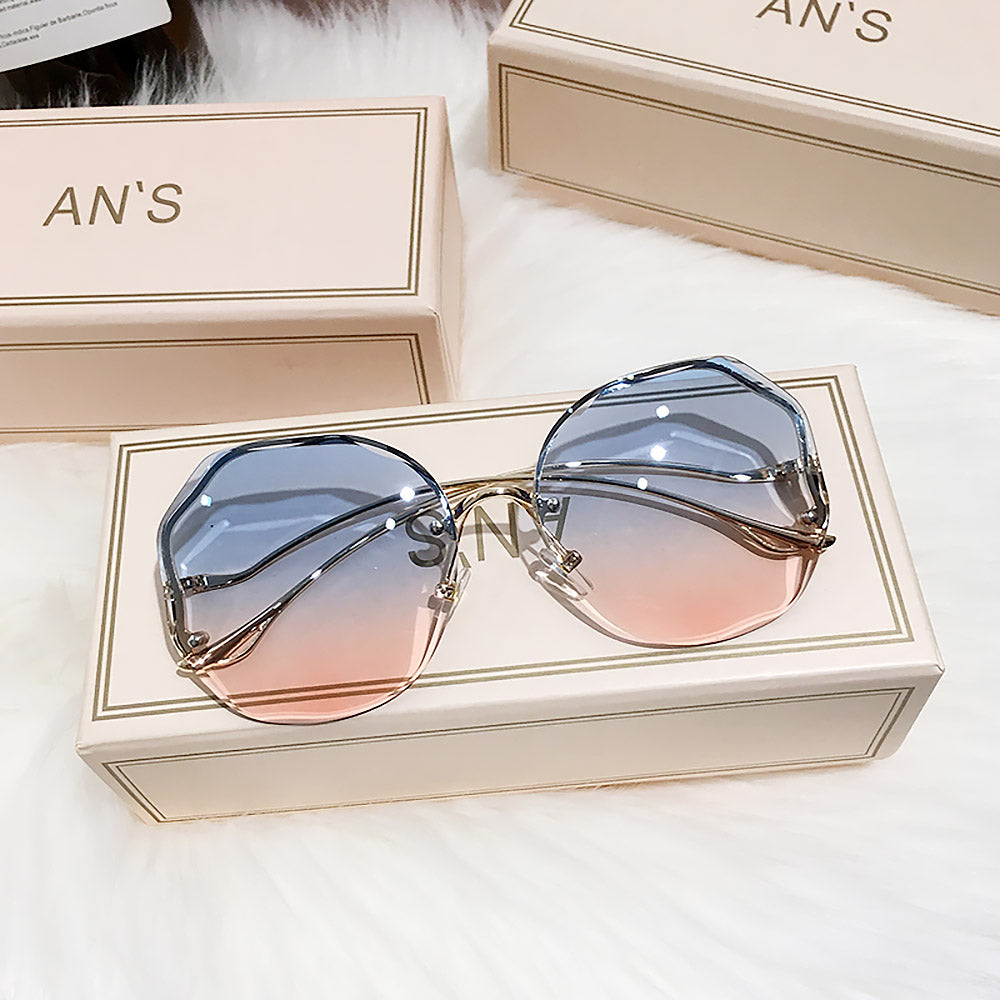 Women's Stylish Vintage Oversized Square Gradient Sunglasses | ZAKAPOP