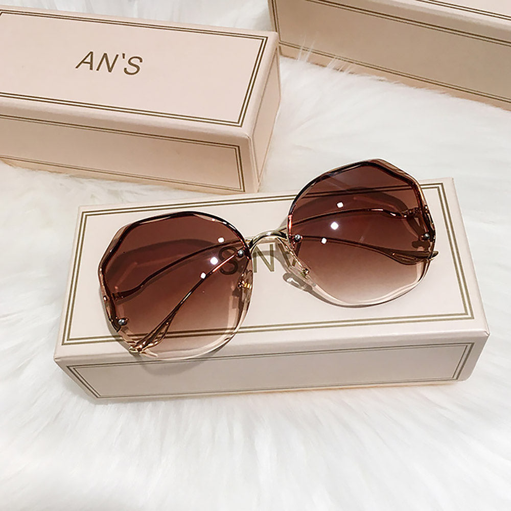 Women's Stylish Vintage Oversized Square Gradient Sunglasses | ZAKAPOP